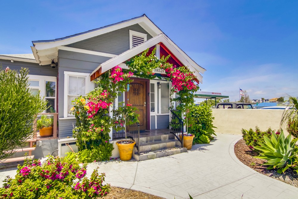 Virtual tour photo 6 of 45 for 3856 1/2 1st Ave