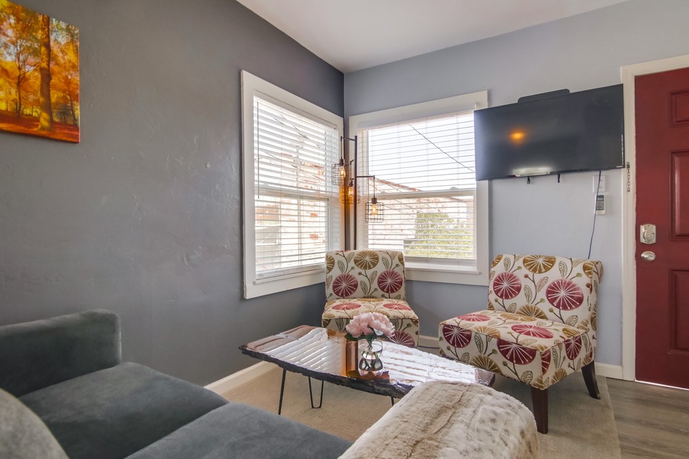 Virtual tour photo 12 of 45 for 3856 1/2 1st Ave