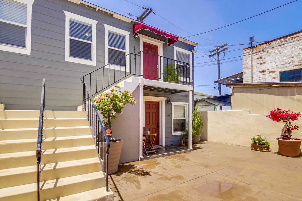 Virtual tour photo 34 of 45 for 3856 1/2 1st Ave
