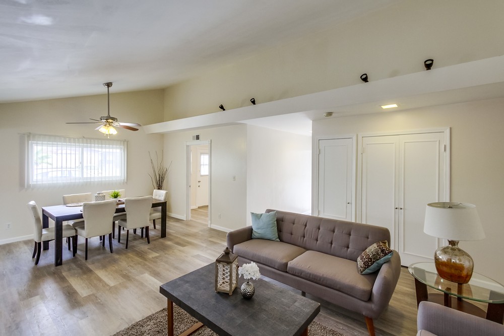 Virtual tour photo 11 of 43 for 3856 Auburndale St