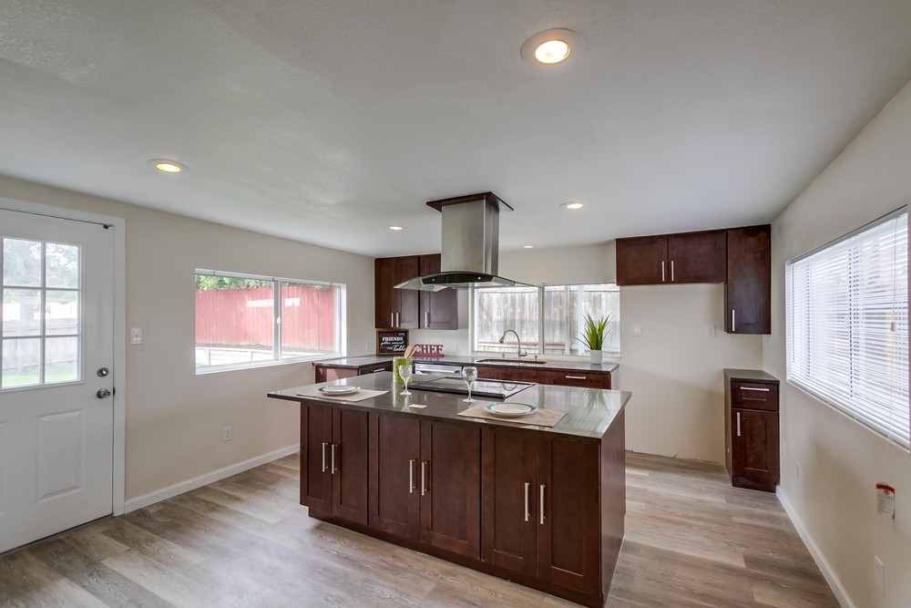 Virtual tour photo 13 of 43 for 3856 Auburndale St