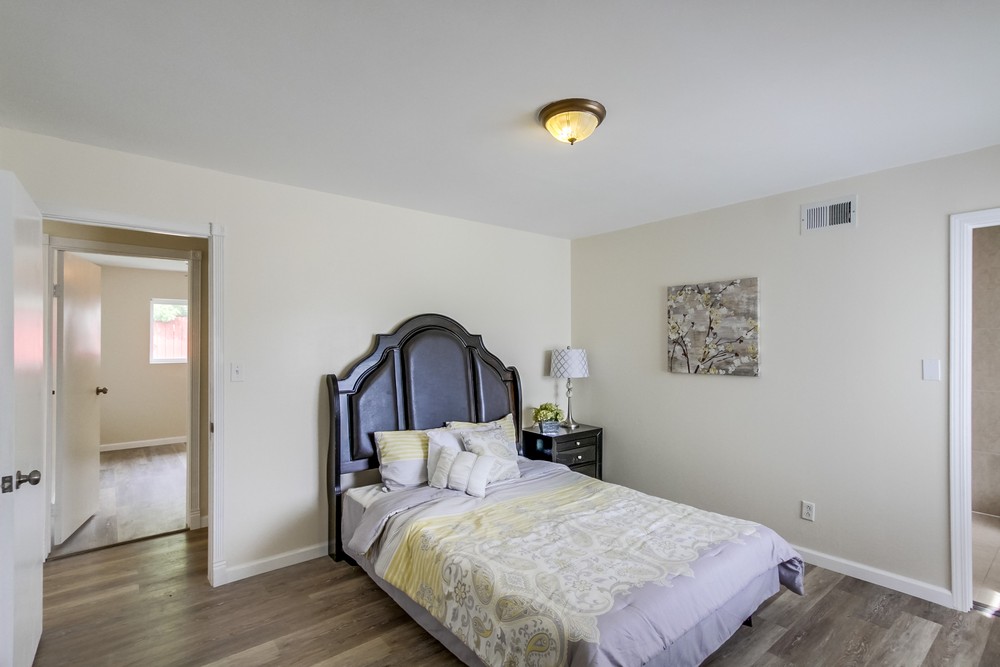 Virtual tour photo 22 of 43 for 3856 Auburndale St