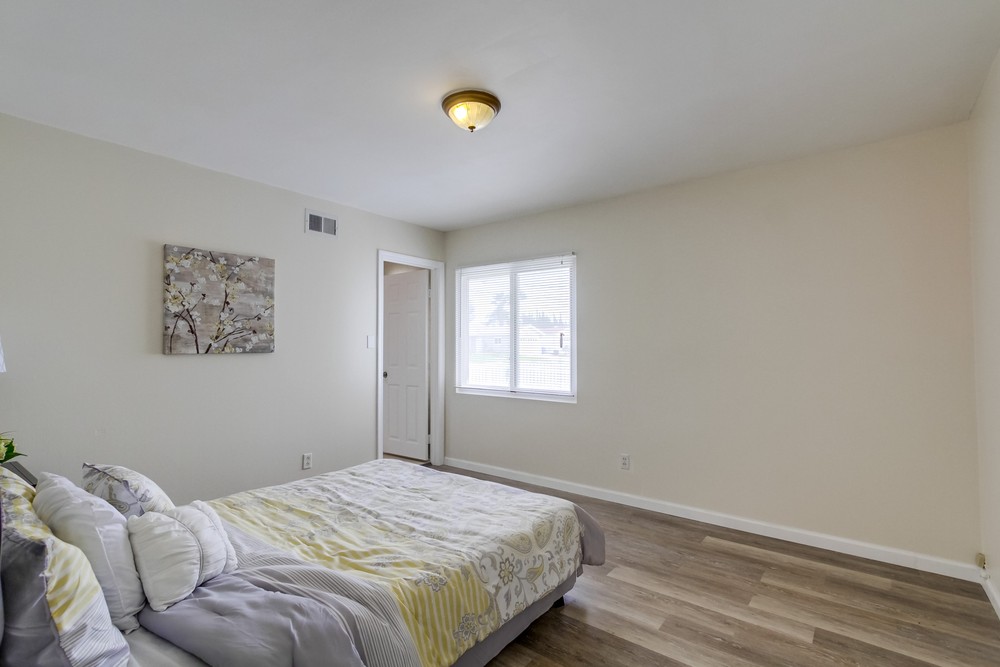 Virtual tour photo 23 of 43 for 3856 Auburndale St