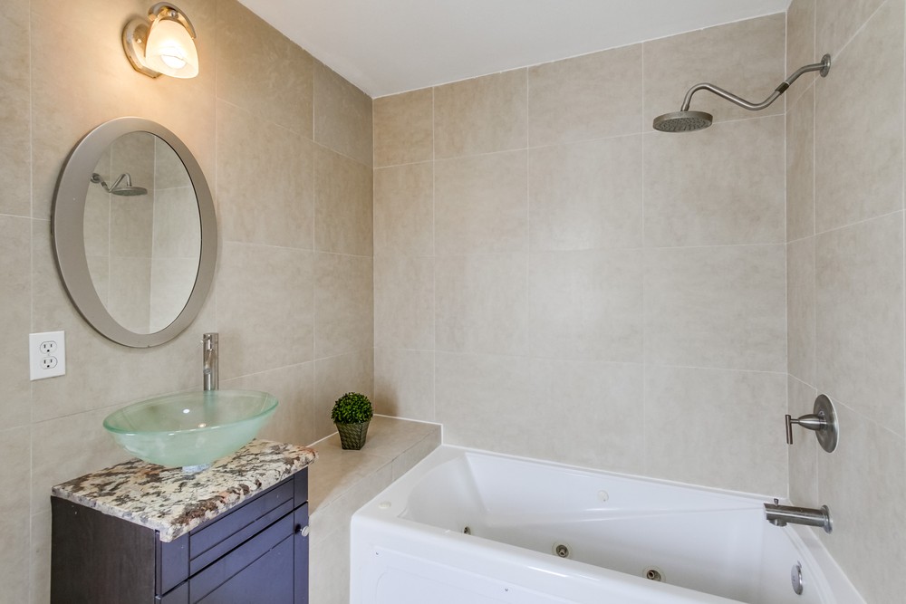 Virtual tour photo 25 of 43 for 3856 Auburndale St