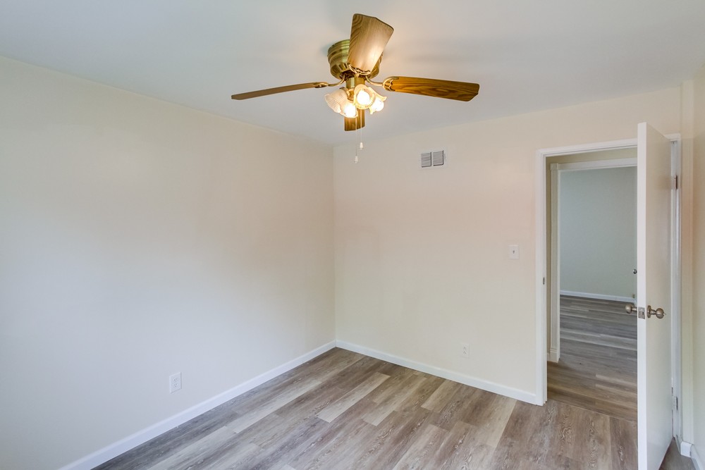 Virtual tour photo 29 of 43 for 3856 Auburndale St