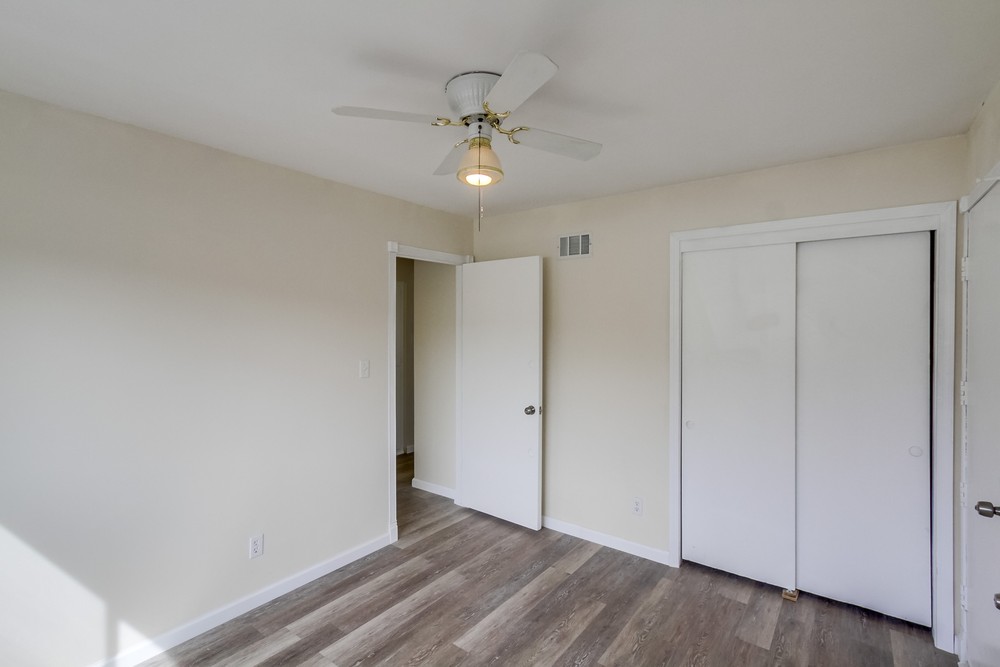 Virtual tour photo 33 of 43 for 3856 Auburndale St
