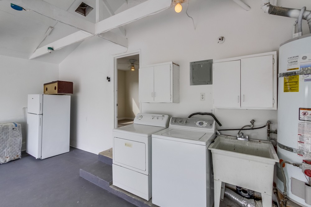 Virtual tour photo 36 of 43 for 3856 Auburndale St