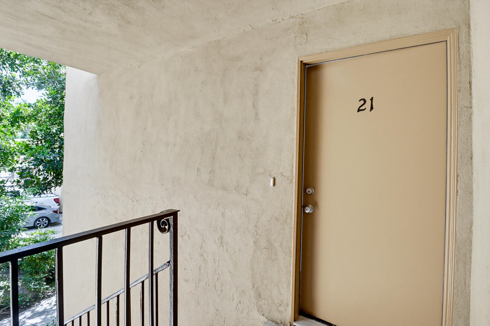 Virtual tour photo 8 of 34 for 3860 Helix St