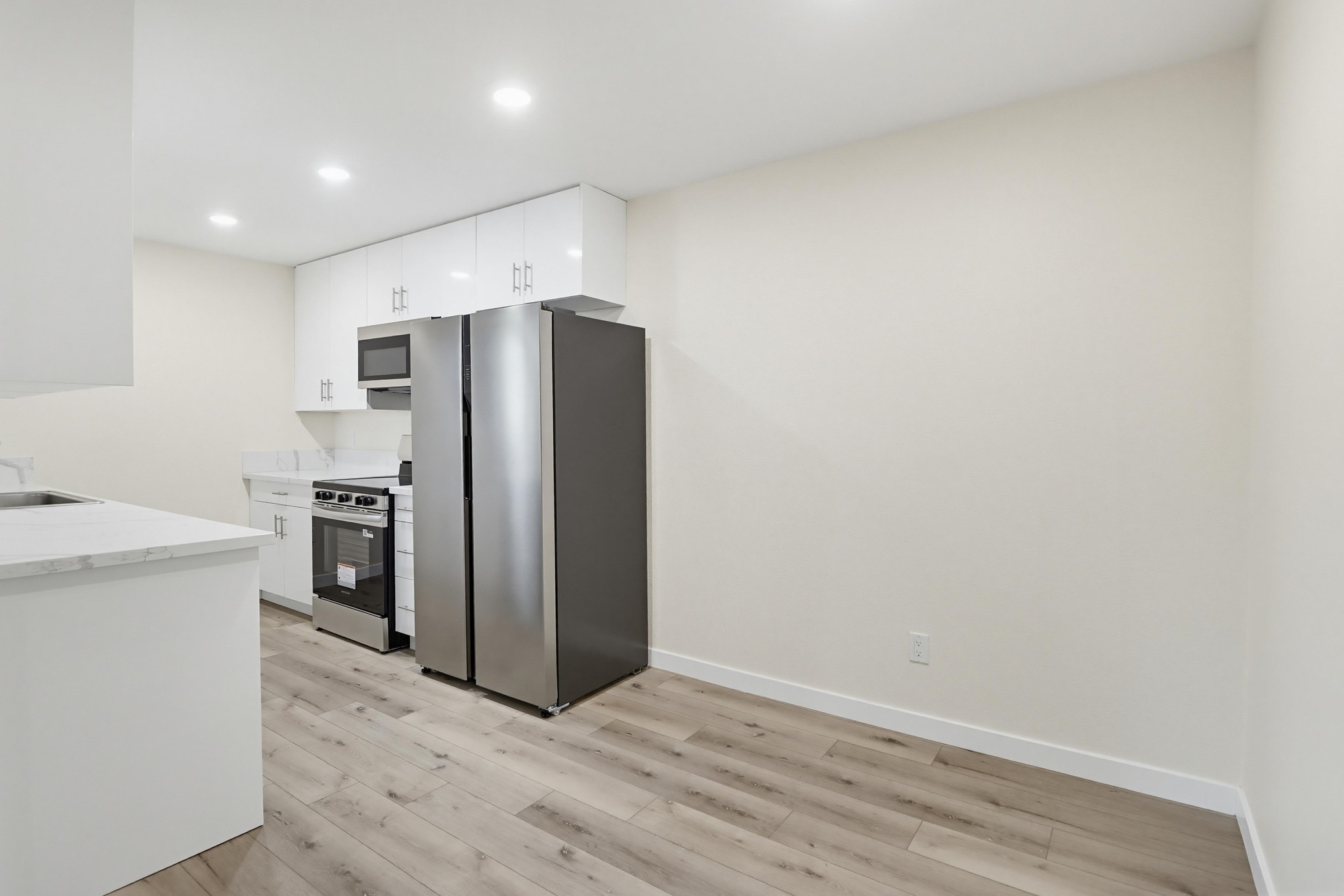 Virtual tour photo 11 of 34 for 3860 Helix St