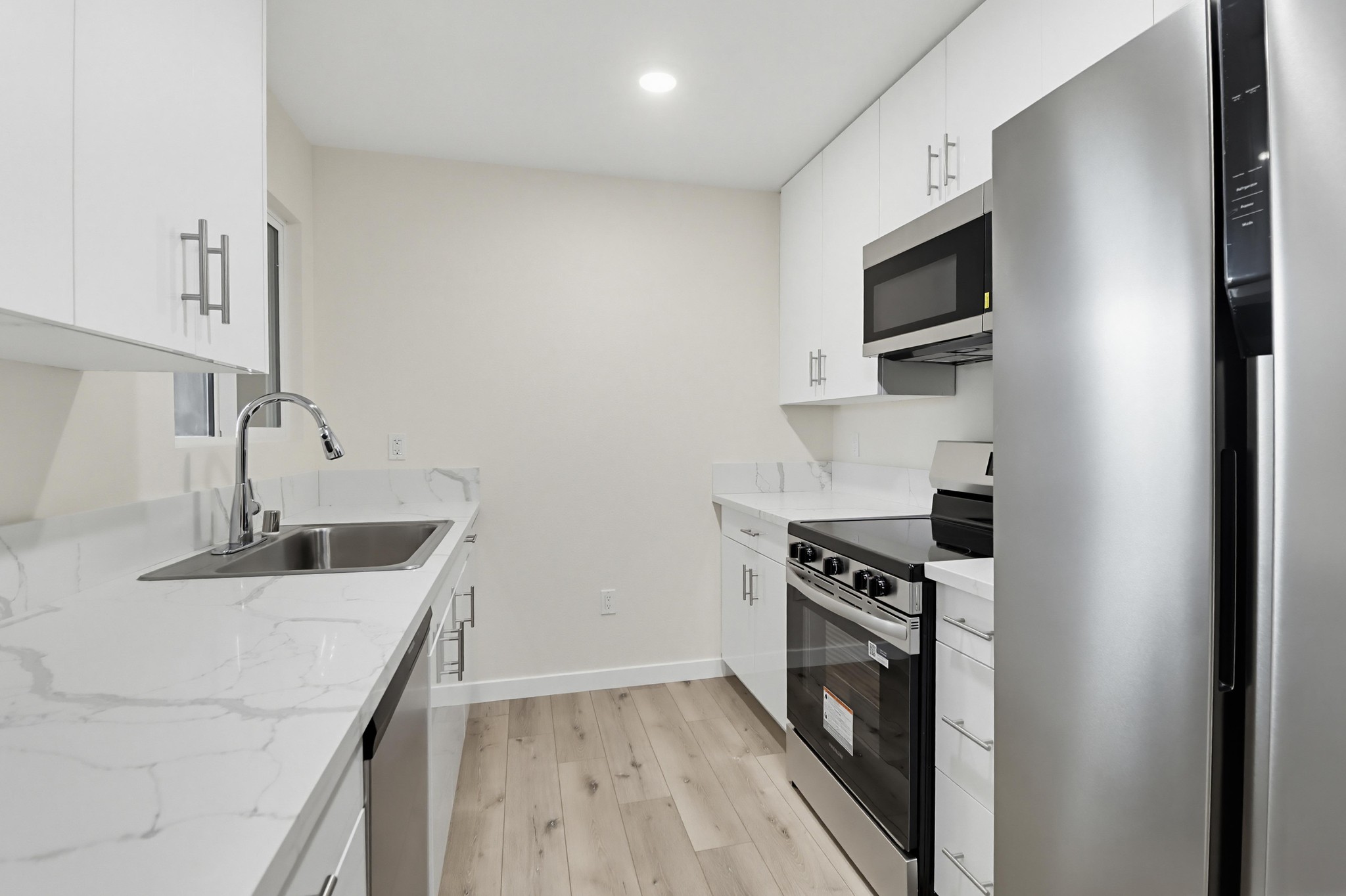 Virtual tour photo 13 of 34 for 3860 Helix St
