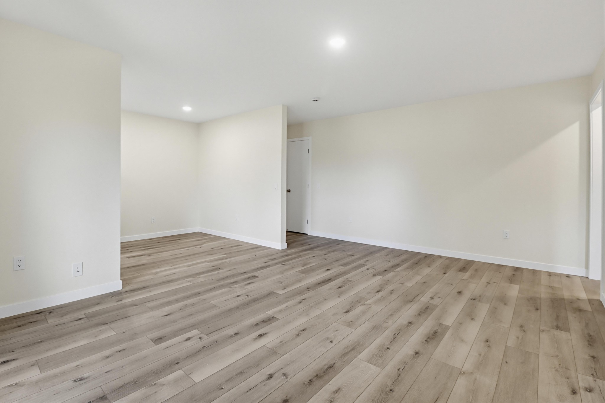 Virtual tour photo 15 of 34 for 3860 Helix St