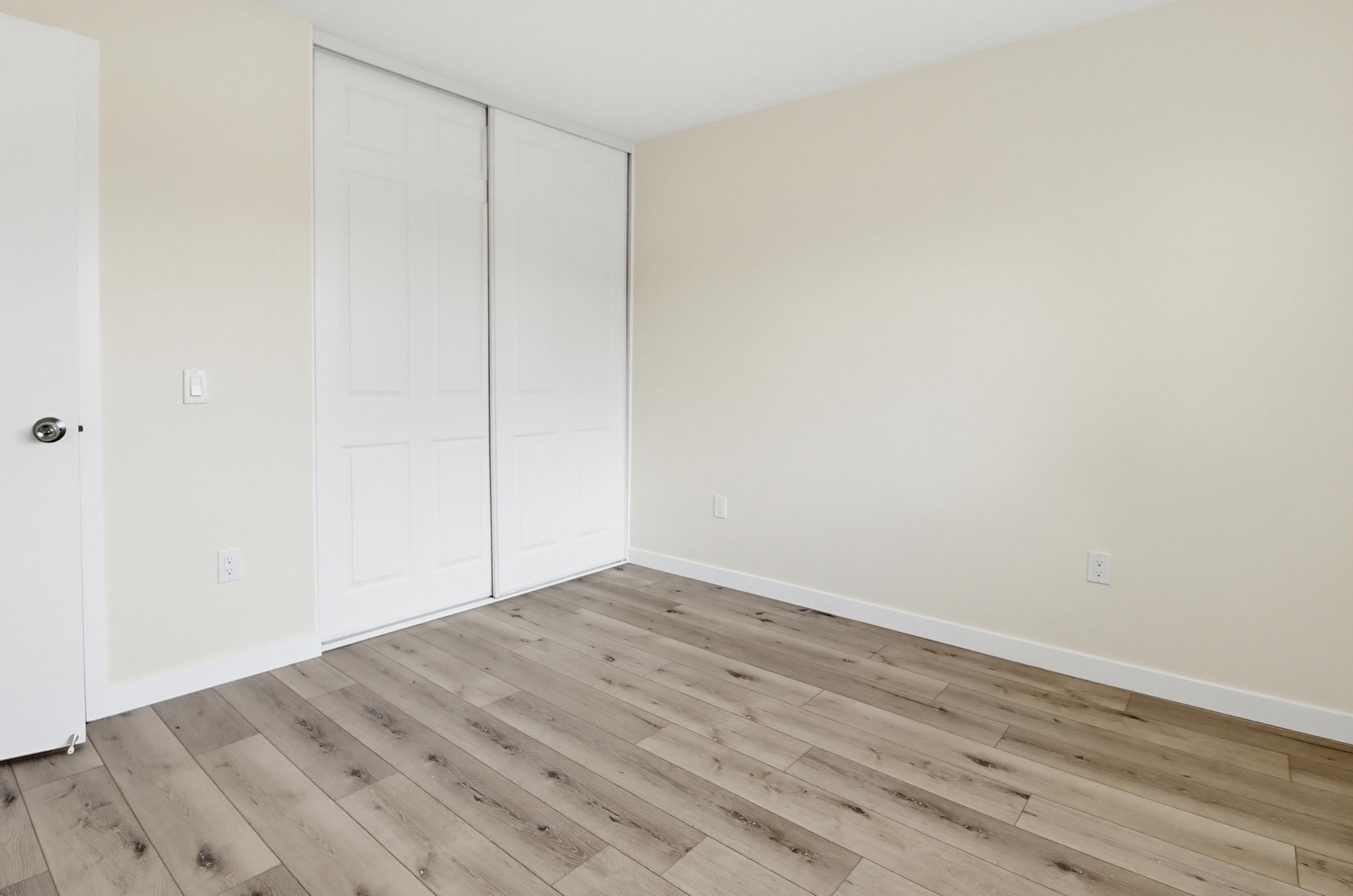 Virtual tour photo 18 of 34 for 3860 Helix St