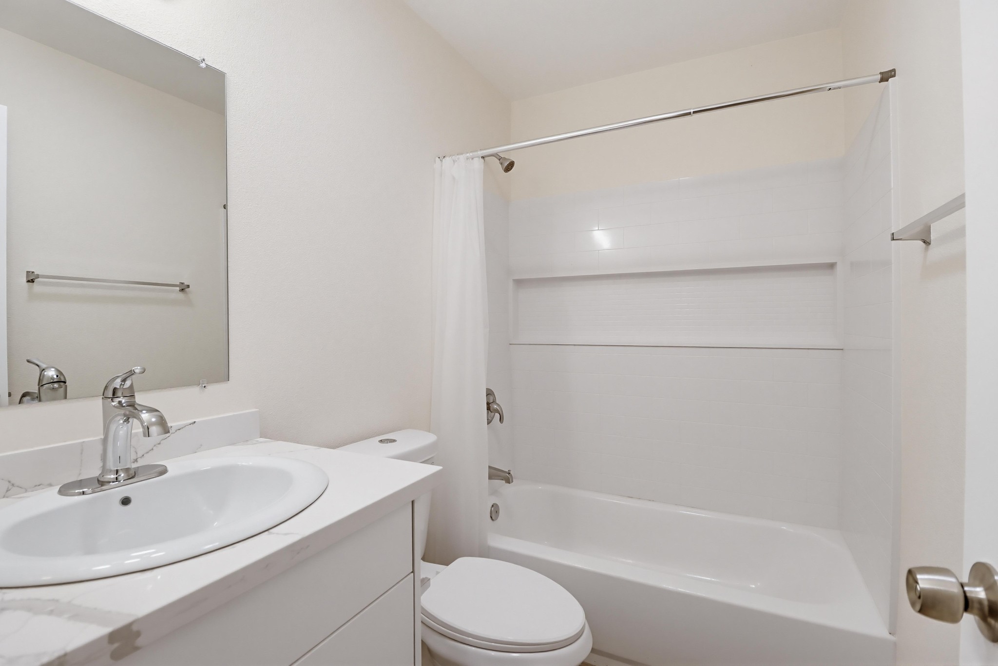 Virtual tour photo 19 of 34 for 3860 Helix St