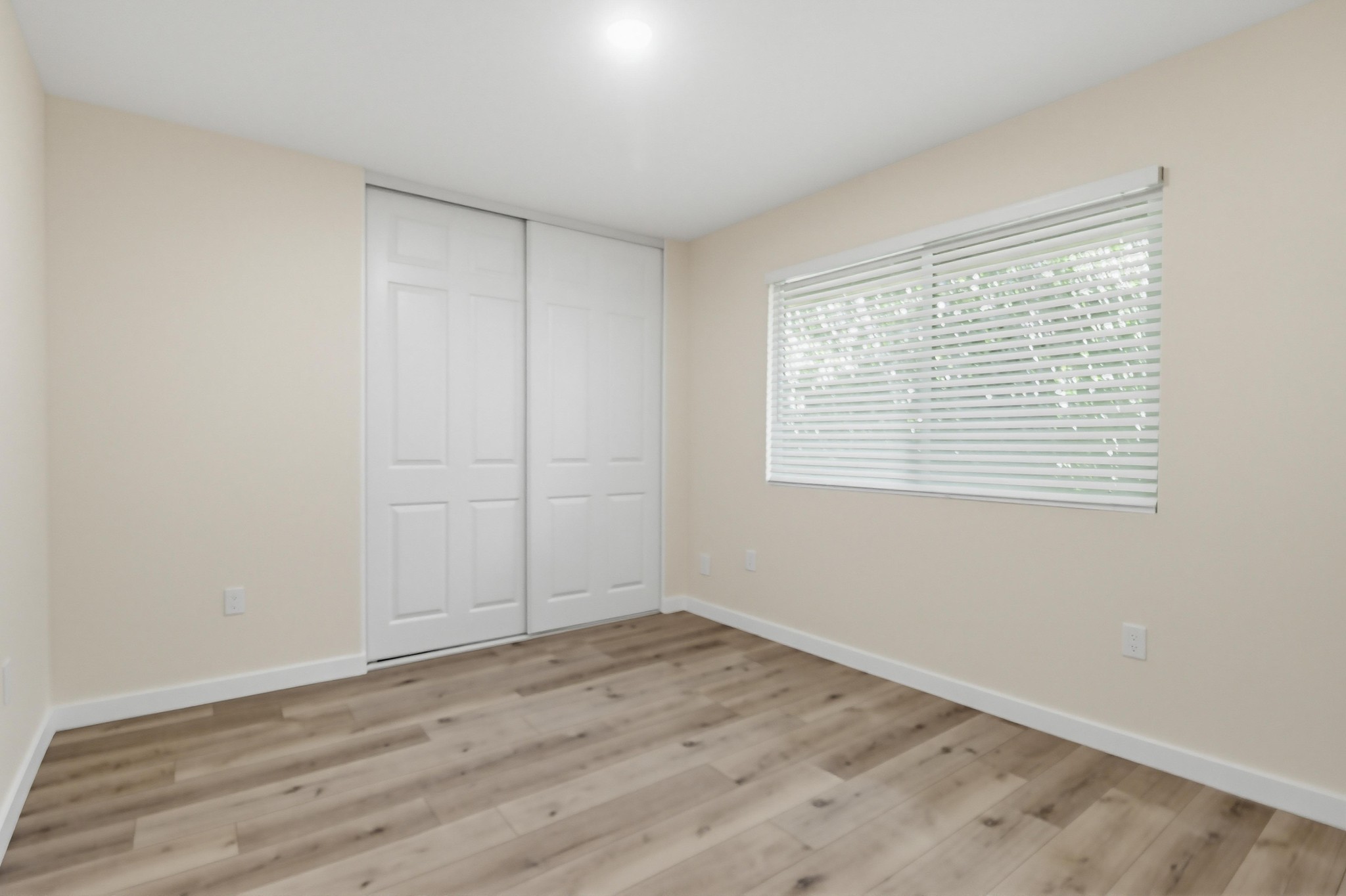 Virtual tour photo 20 of 34 for 3860 Helix St