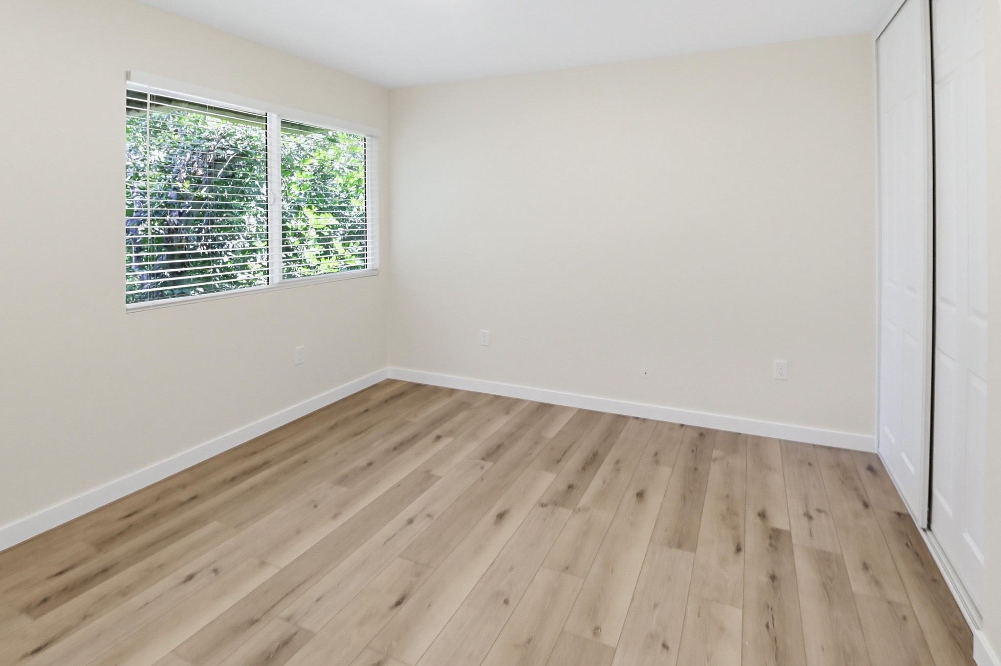 Virtual tour photo 24 of 34 for 3860 Helix St