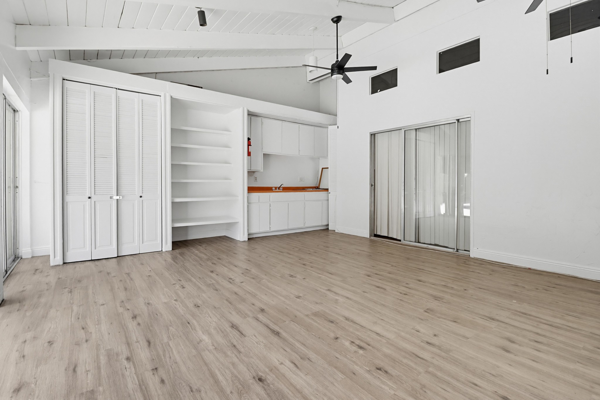 Virtual tour photo 33 of 34 for 3860 Helix St