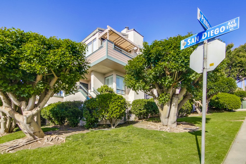 Virtual tour photo 3 of 71 for 3863 California St #2