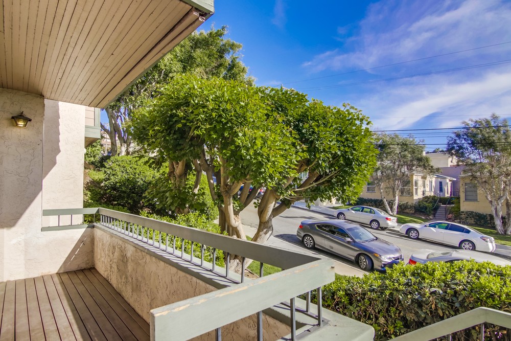 Virtual tour photo 9 of 71 for 3863 California St #2