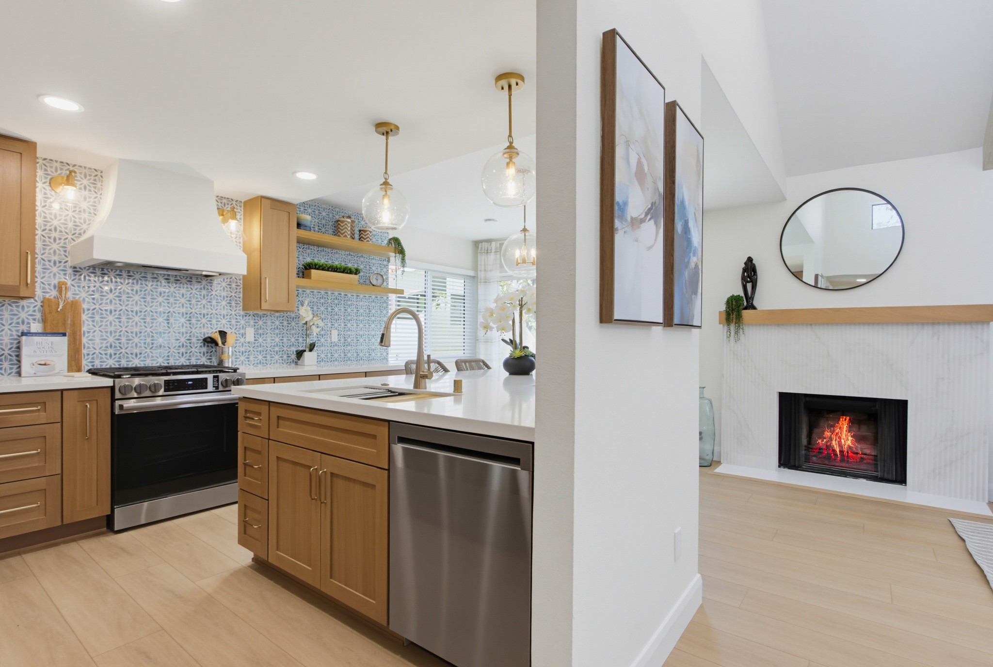Virtual tour photo 22 of 43 for 387 N Melrose Dr Unit D