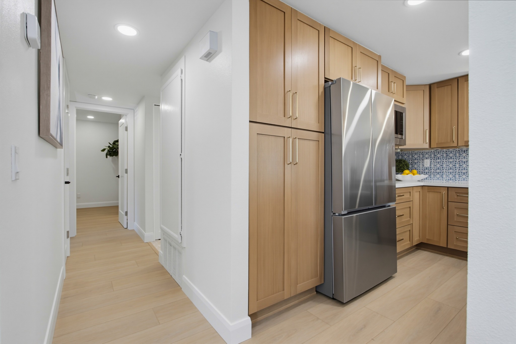 Virtual tour photo 23 of 43 for 387 N Melrose Dr Unit D