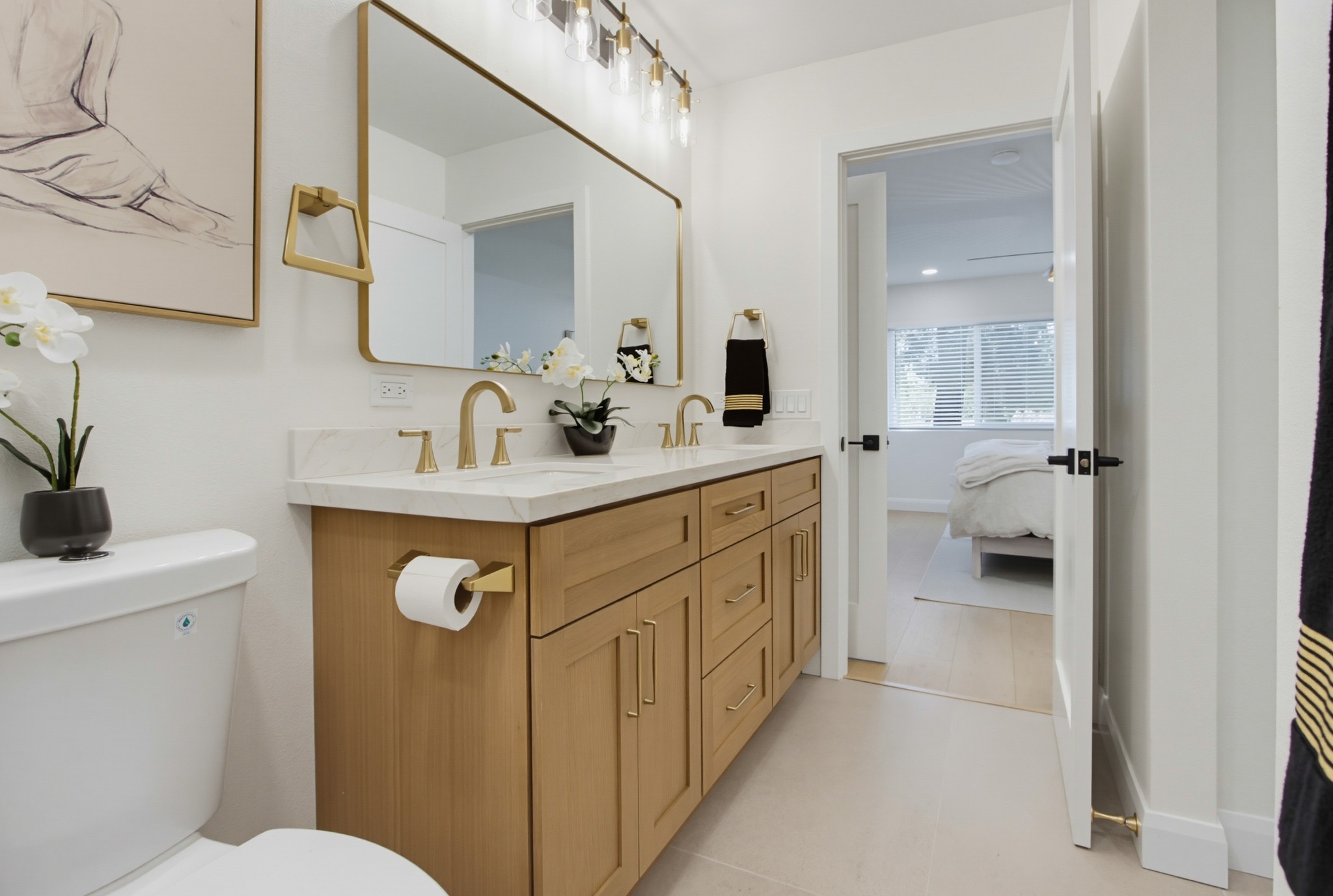 Virtual tour photo 29 of 43 for 387 N Melrose Dr Unit D