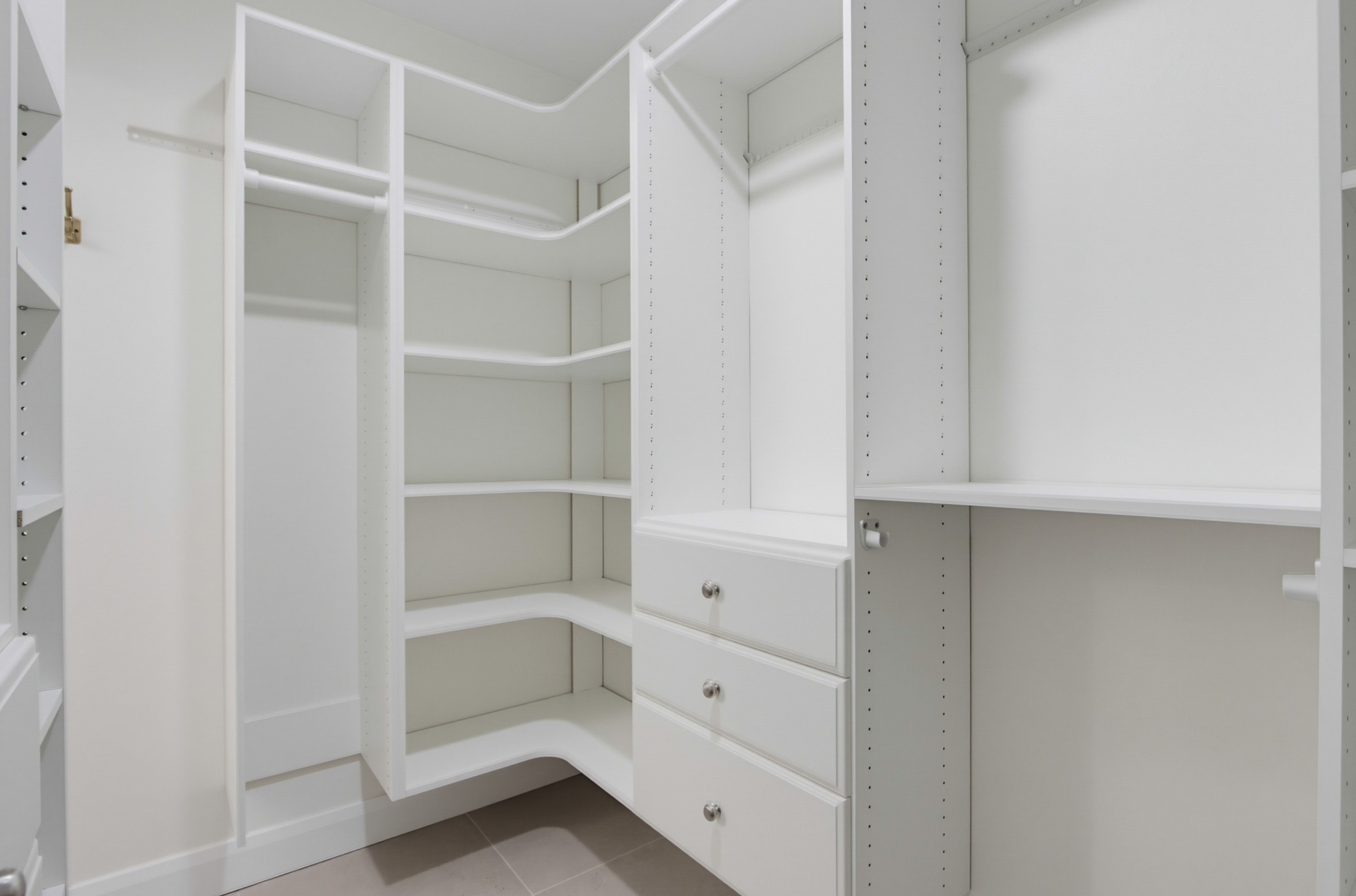 Virtual tour photo 31 of 43 for 387 N Melrose Dr Unit D