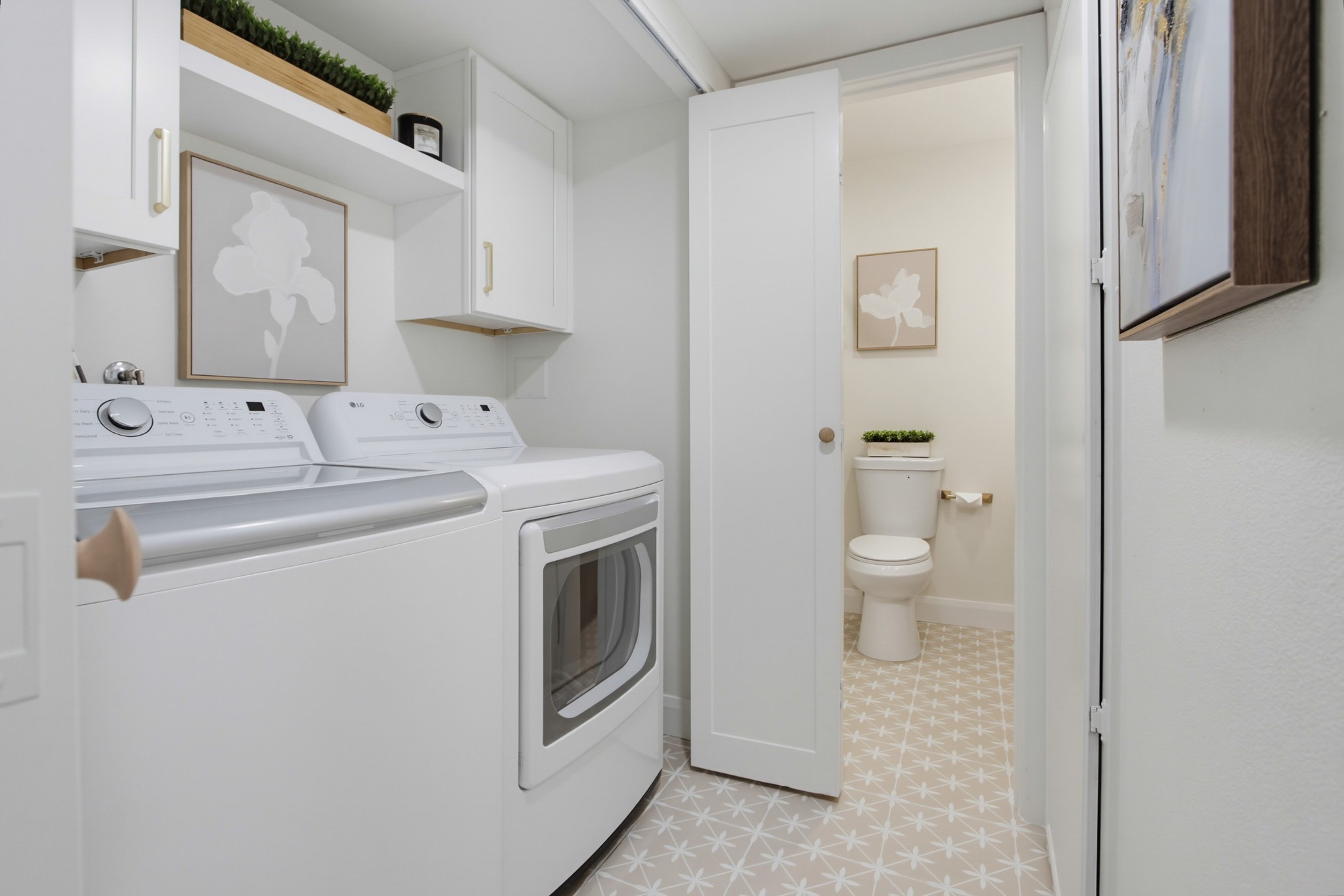 Virtual tour photo 35 of 43 for 387 N Melrose Dr Unit D