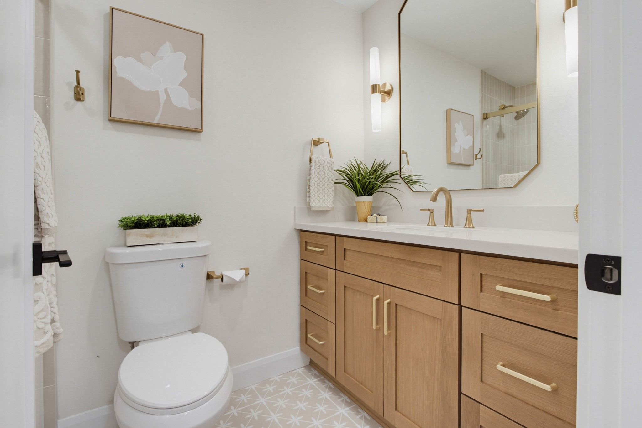 Virtual tour photo 36 of 43 for 387 N Melrose Dr Unit D