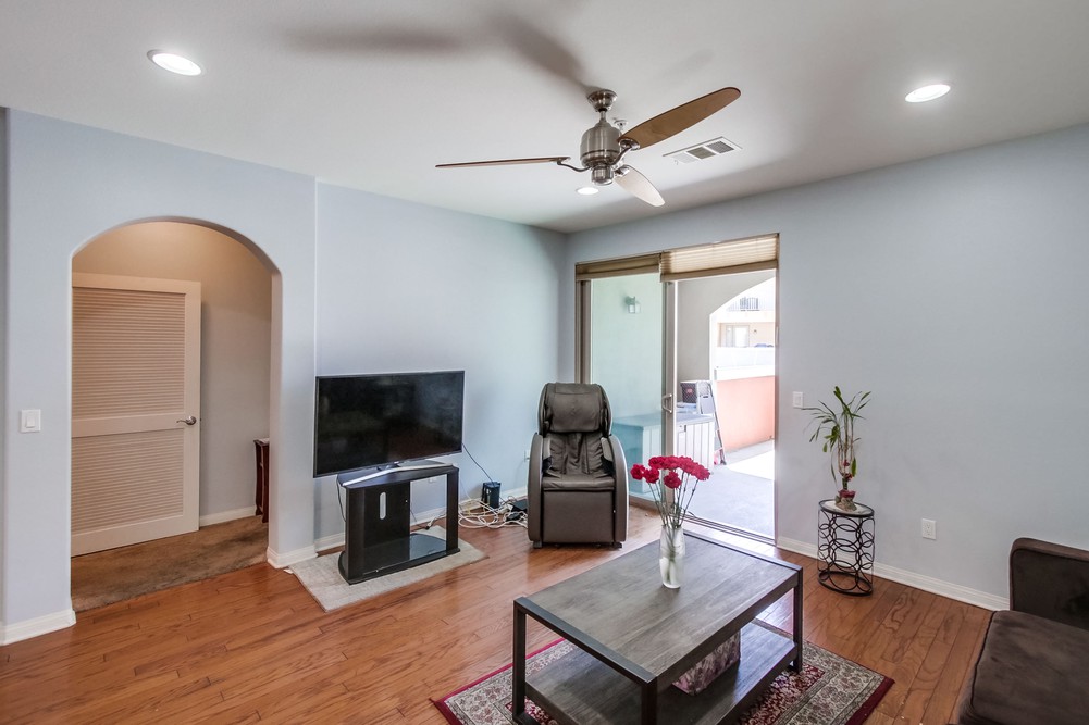 Virtual tour photo 13 of 41 for 3887 Pell Pl UNIT 106