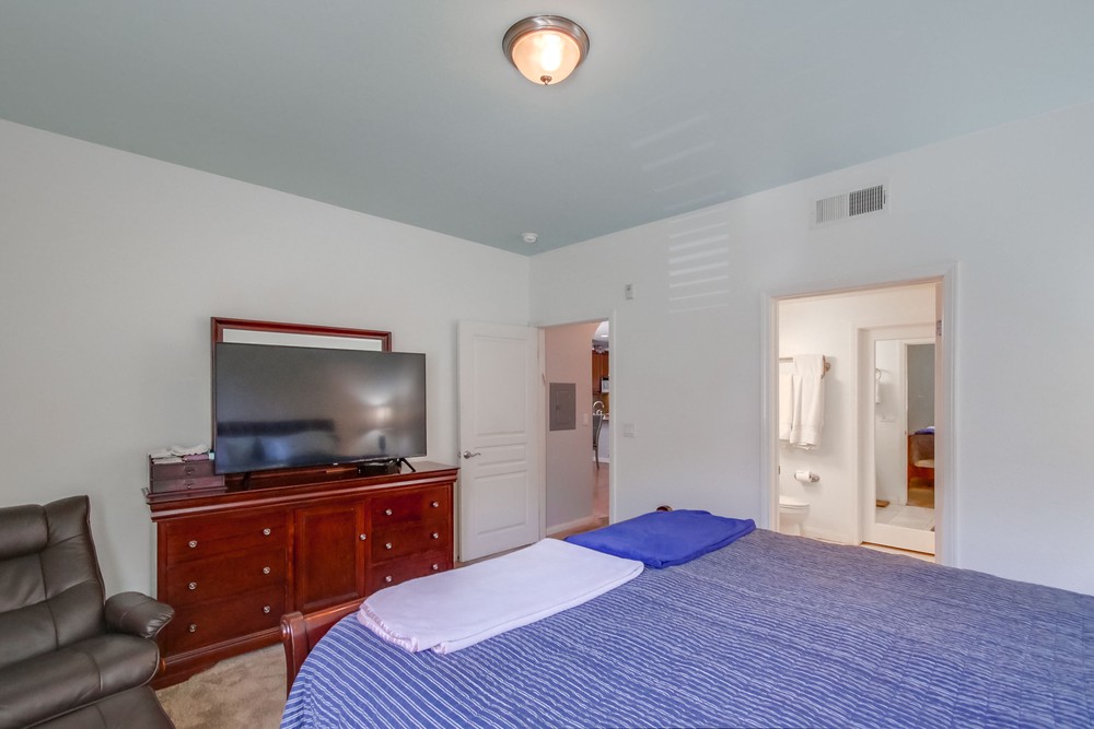 Virtual tour photo 24 of 41 for 3887 Pell Pl UNIT 106