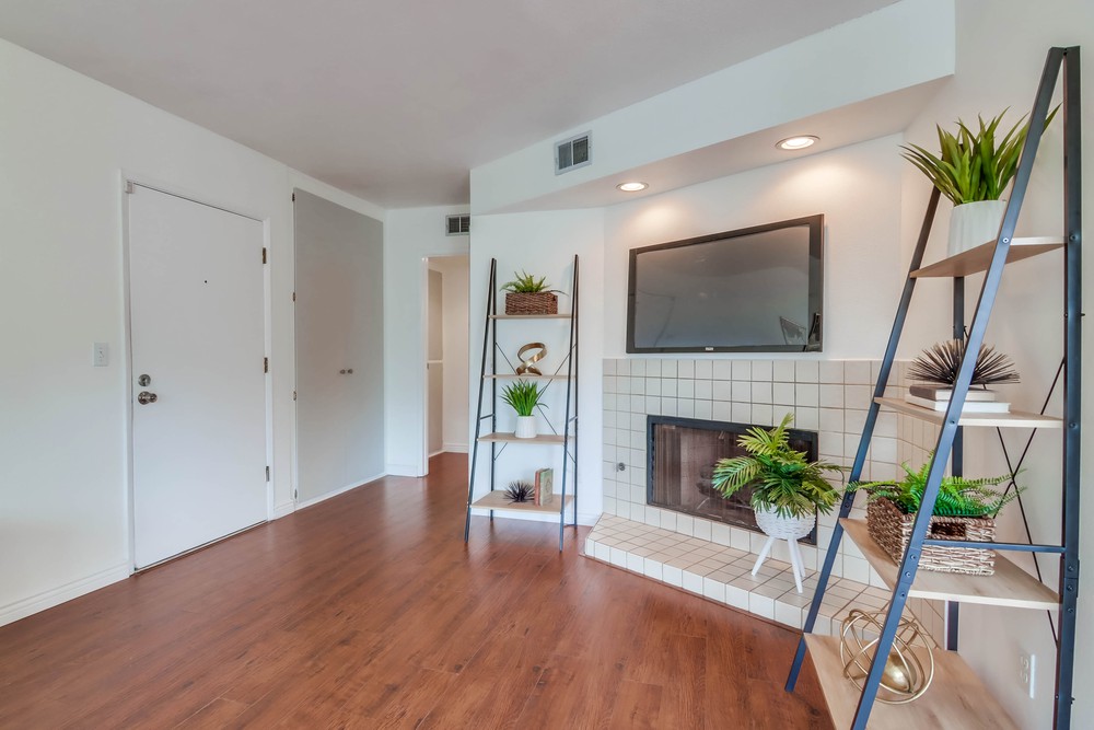 Virtual tour photo 13 of 39 for 3888 Groton St UNIT 4