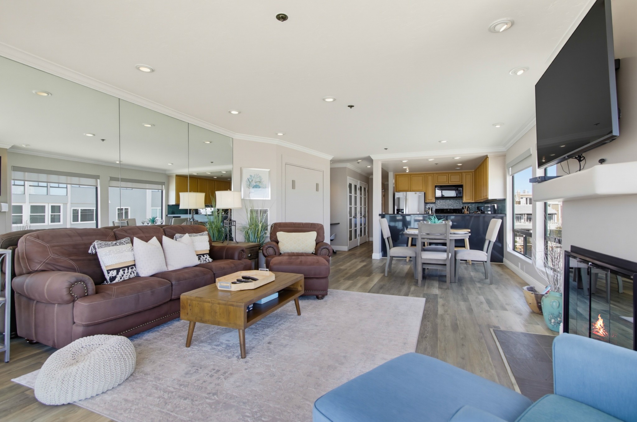 Virtual tour photo 17 of 80 for 3888 Riviera Dr