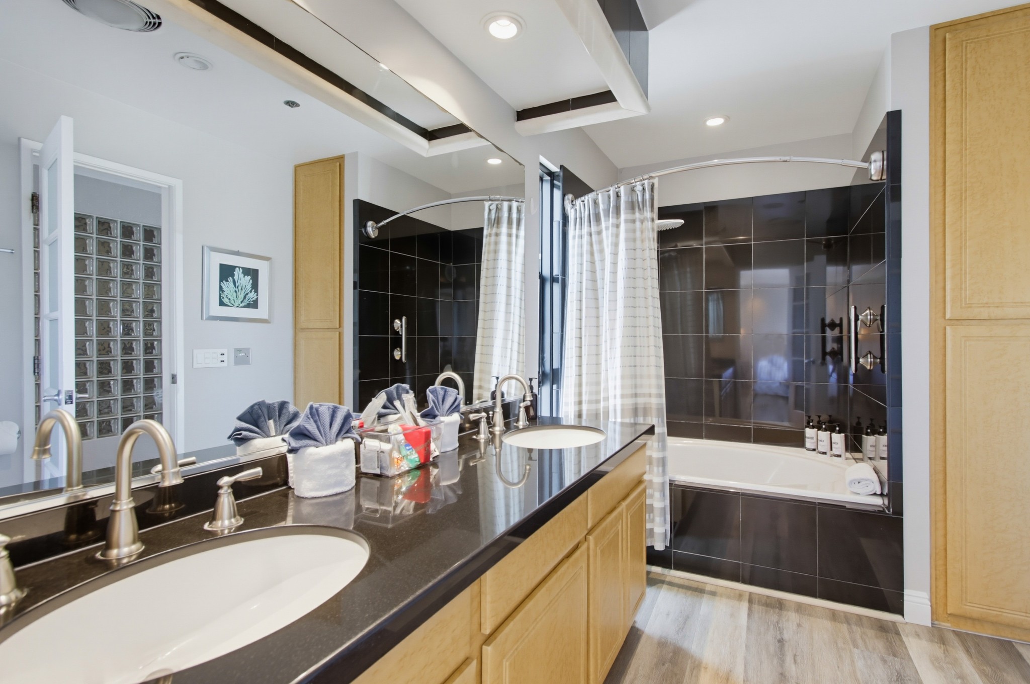 Virtual tour photo 29 of 80 for 3888 Riviera Dr