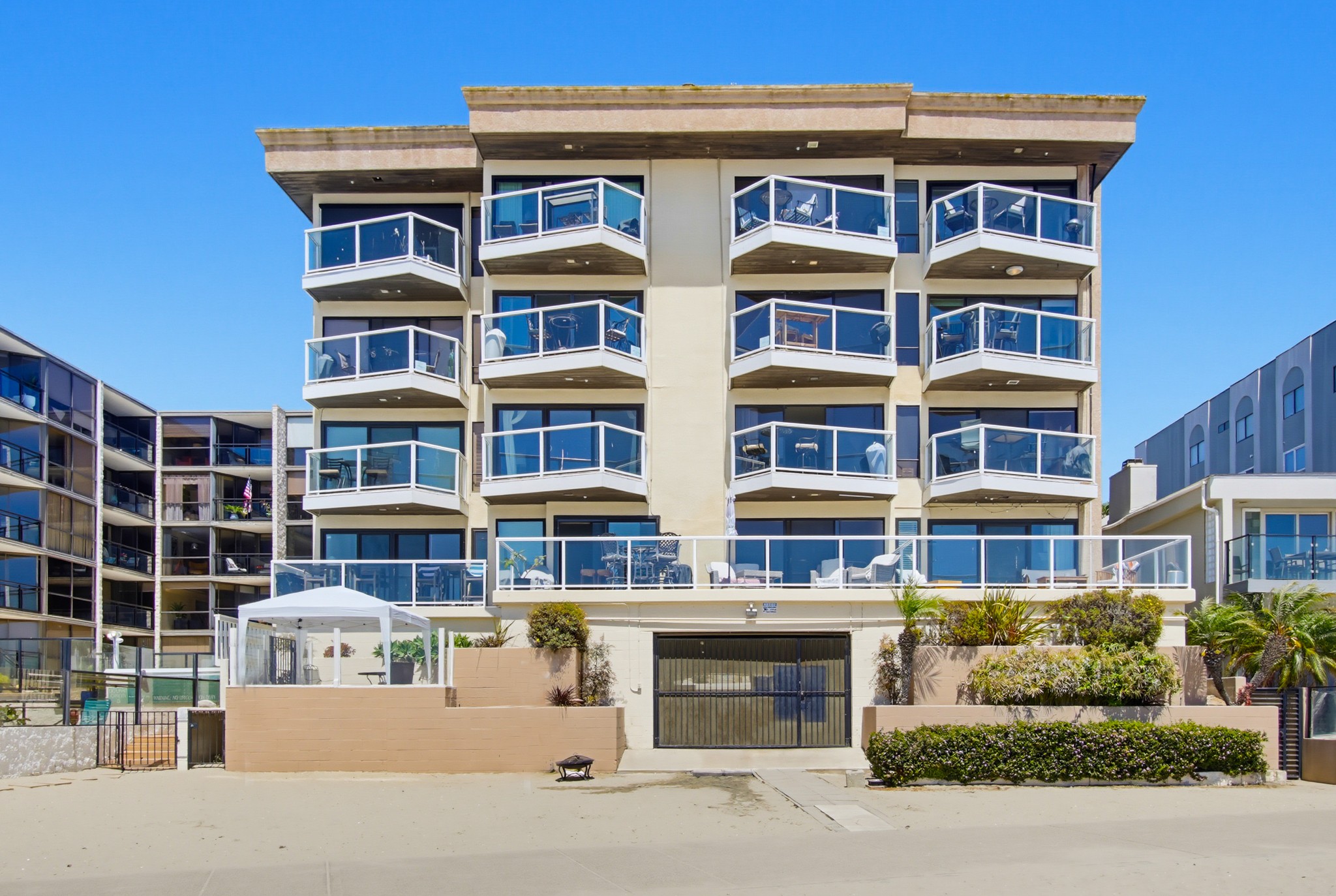 Virtual tour photo 41 of 80 for 3888 Riviera Dr