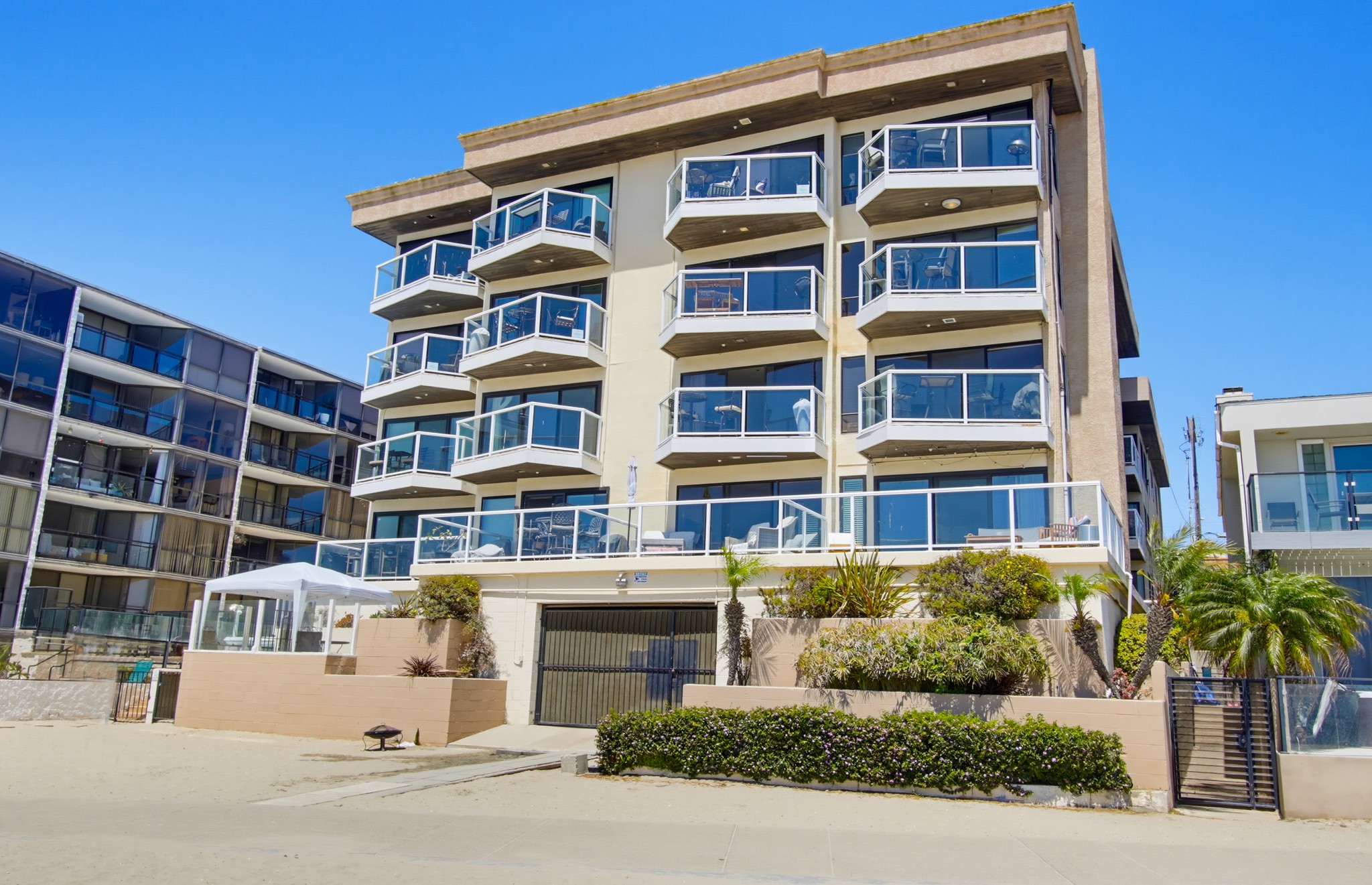 Virtual tour photo 43 of 80 for 3888 Riviera Dr