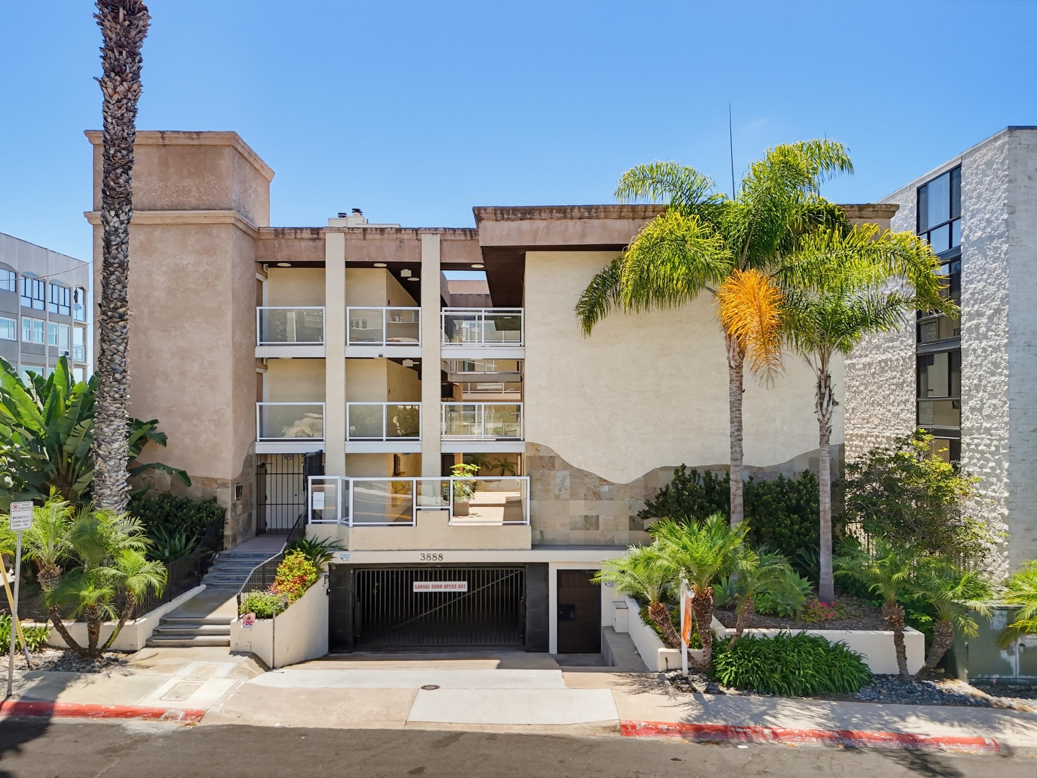 Virtual tour photo 49 of 80 for 3888 Riviera Dr