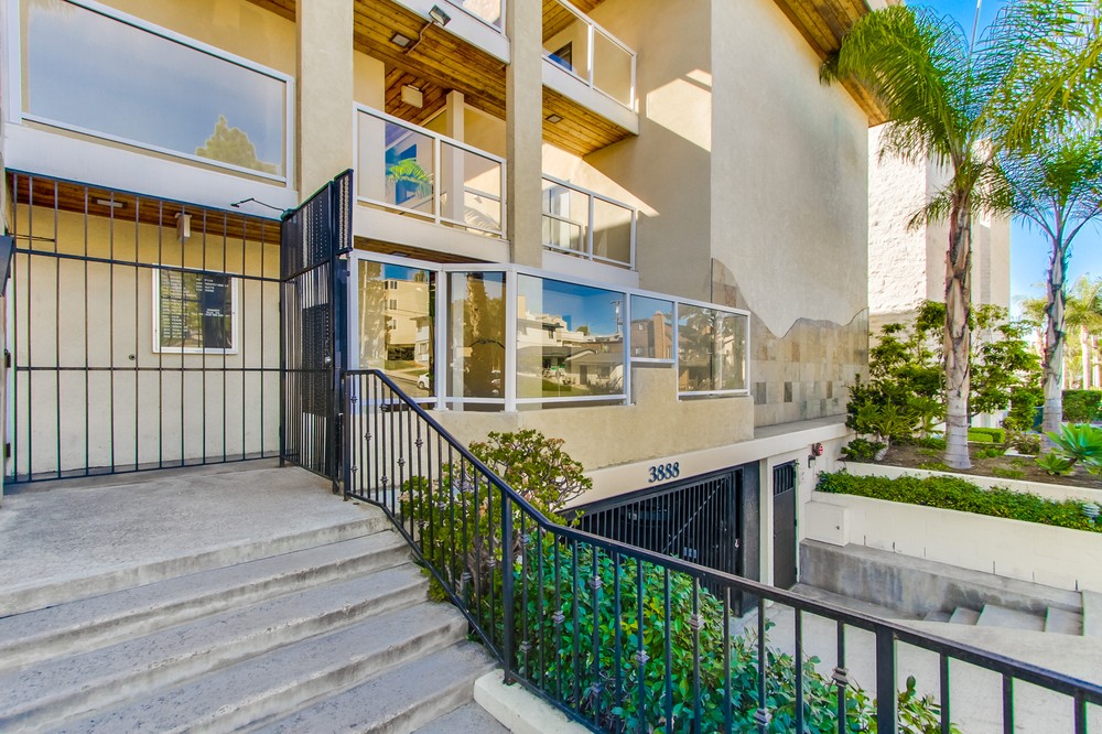 Virtual tour photo 5 of 48 for 3888 Riviera Drive #303