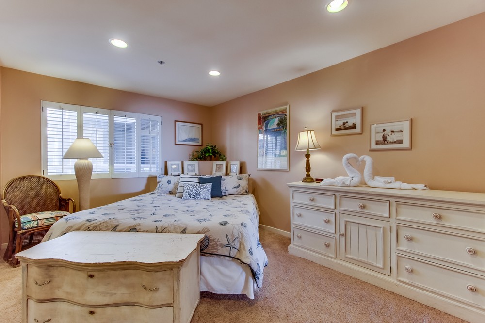 Virtual tour photo 32 of 48 for 3888 Riviera Drive #303