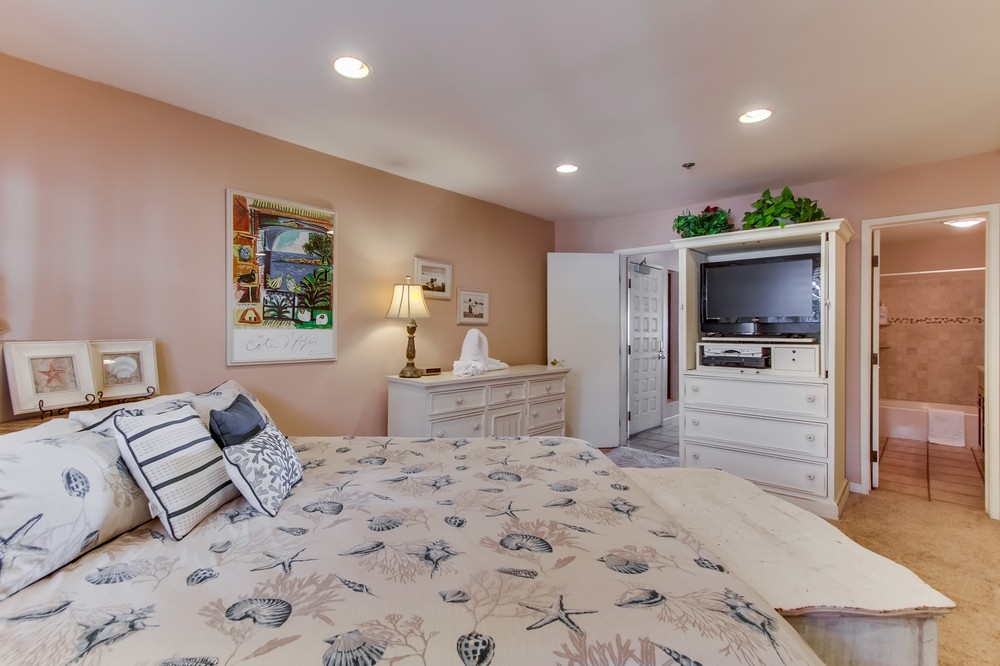 Virtual tour photo 34 of 48 for 3888 Riviera Drive #303
