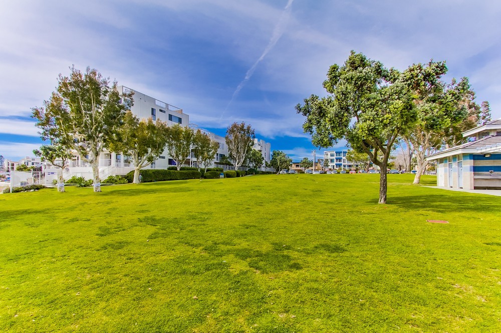 Virtual tour photo 44 of 48 for 3888 Riviera Drive #303