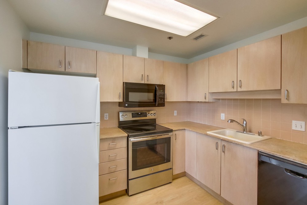 Virtual tour photo 21 of 36 for 3890 Nobel Dr UNIT 307