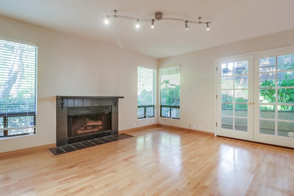 Virtual tour photo 8 of 46 for 3893 California St UNIT 10
