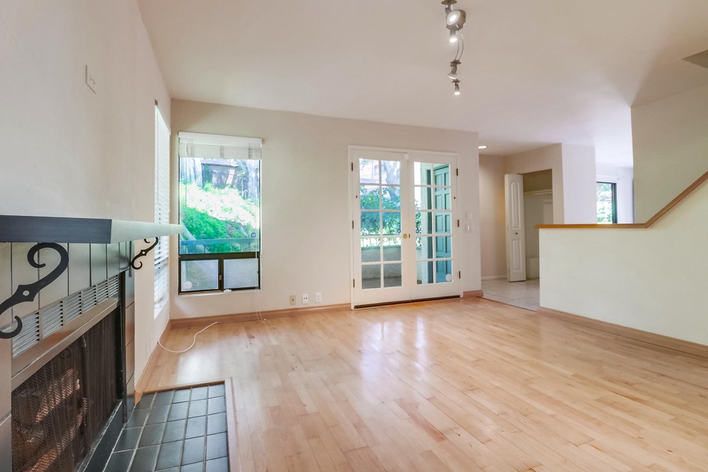 Virtual tour photo 10 of 46 for 3893 California St UNIT 10