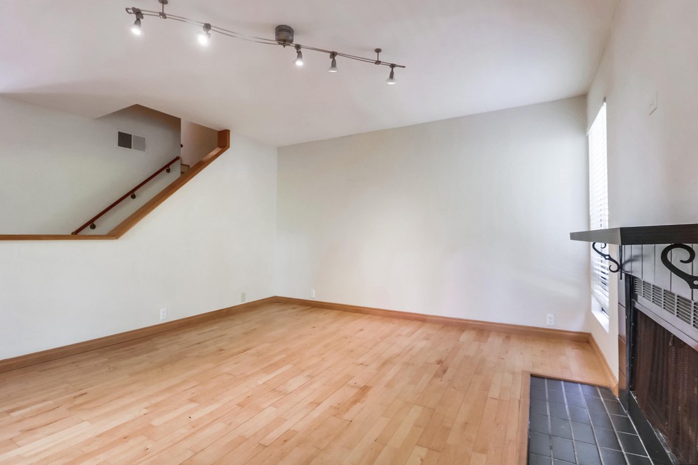 Virtual tour photo 11 of 46 for 3893 California St UNIT 10