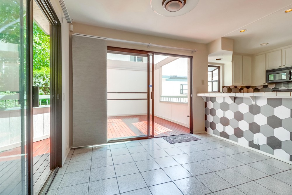 Virtual tour photo 14 of 46 for 3893 California St UNIT 10