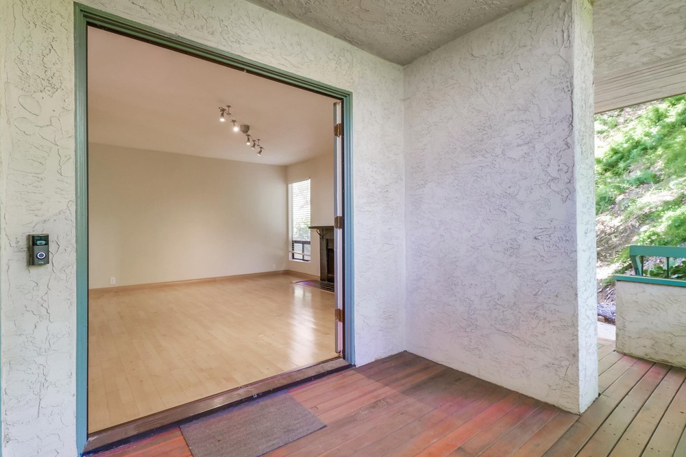 Virtual tour photo 25 of 46 for 3893 California St UNIT 10