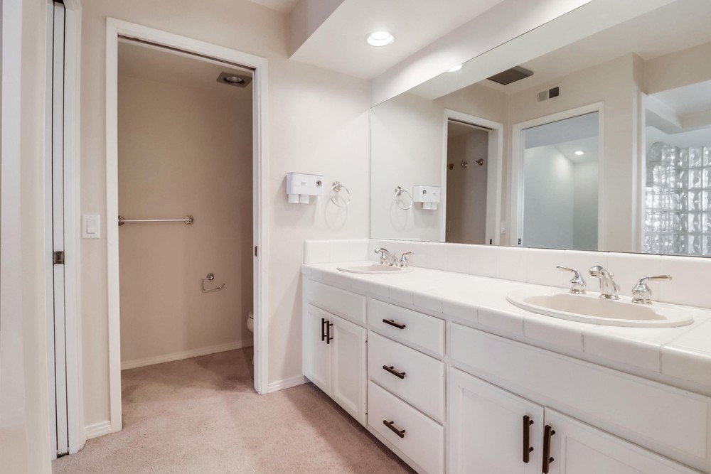 Virtual tour photo 32 of 46 for 3893 California St UNIT 10