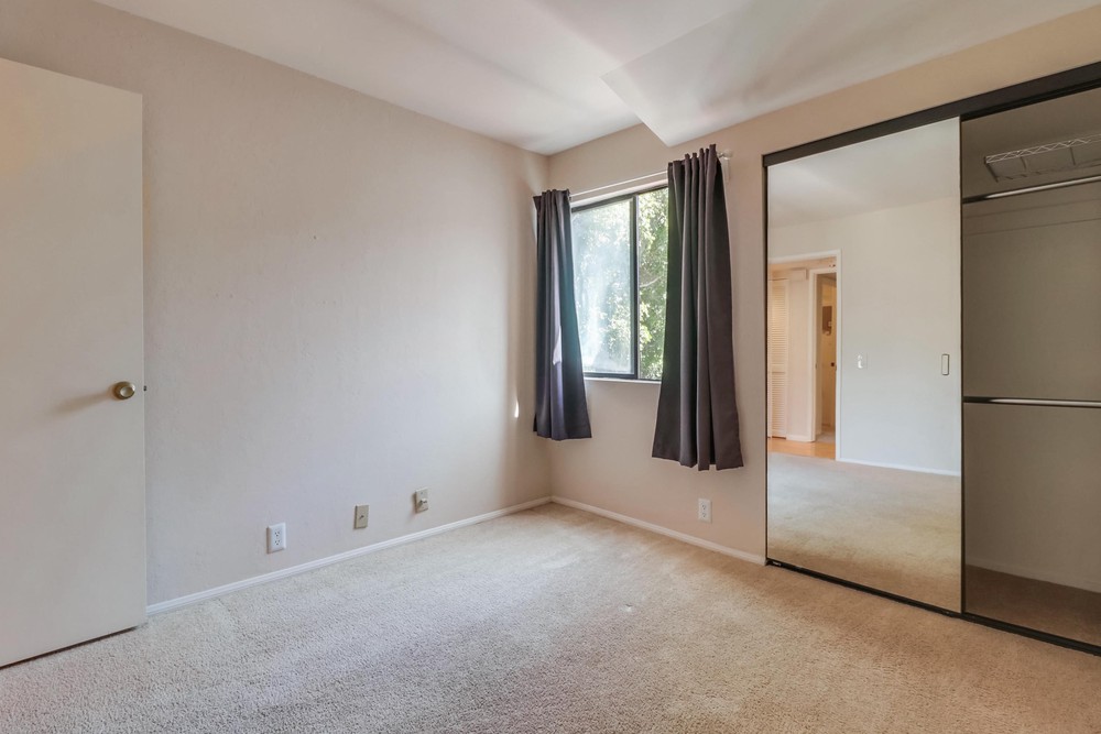 Virtual tour photo 37 of 46 for 3893 California St UNIT 10