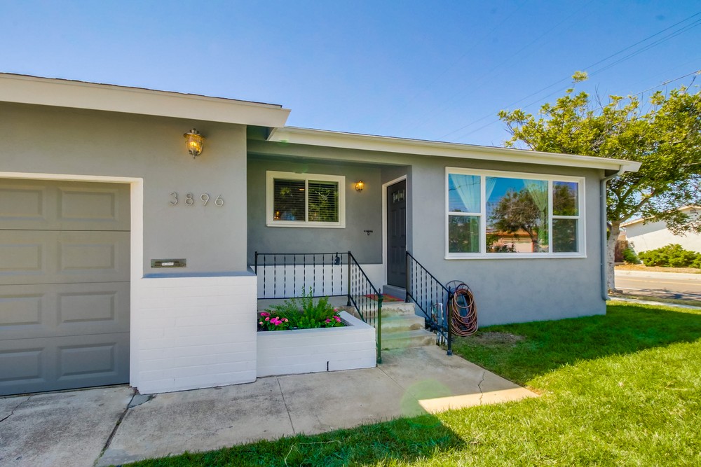 Virtual tour photo 5 of 48 for 3896 Marlesta Dr