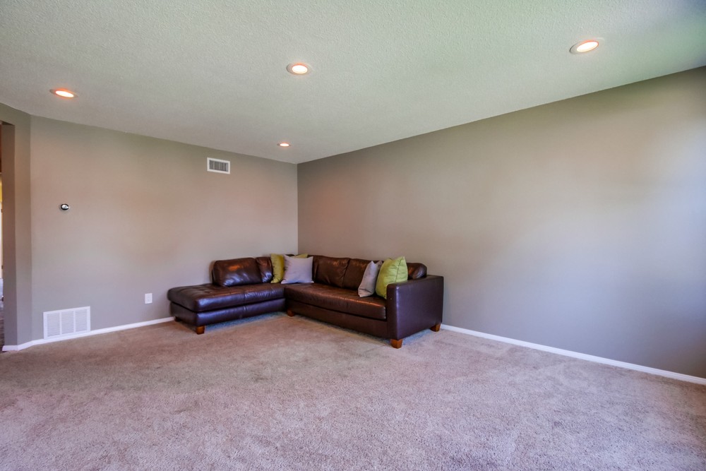 Virtual tour photo 21 of 48 for 3896 Marlesta Dr
